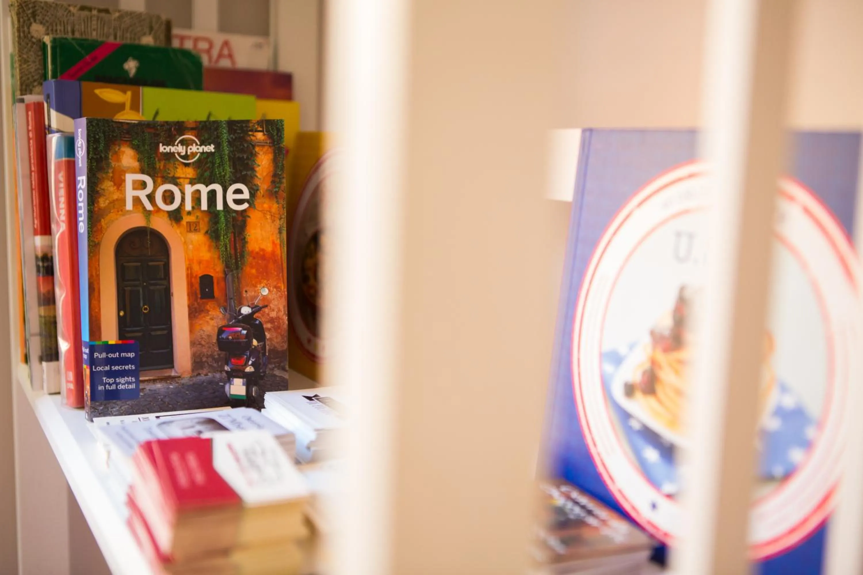 Library in B&B Vatican's Keys