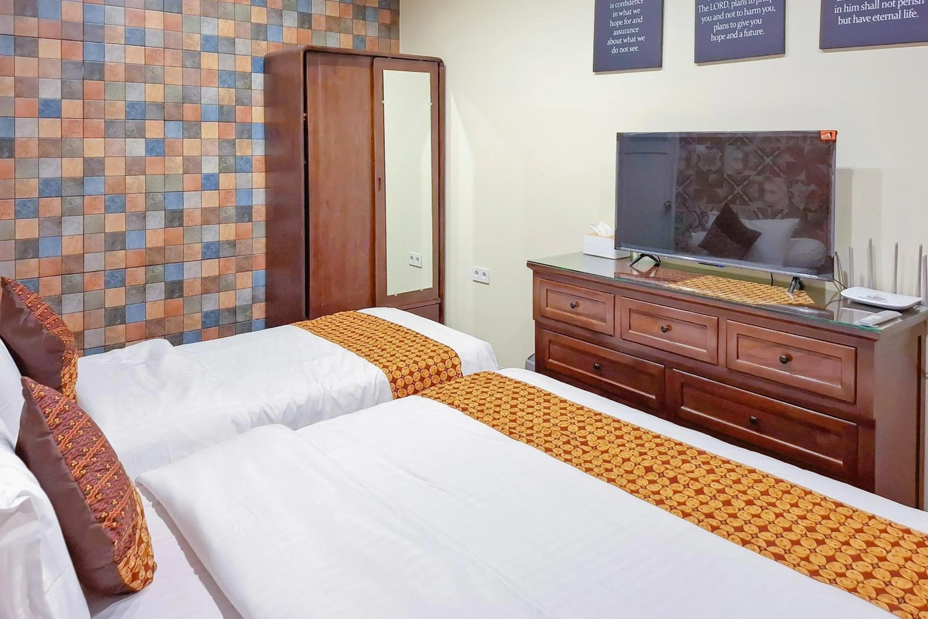 Bedroom, Bed in Omah Kampoeng Near UKSW Salatiga Mitra RedDoorz