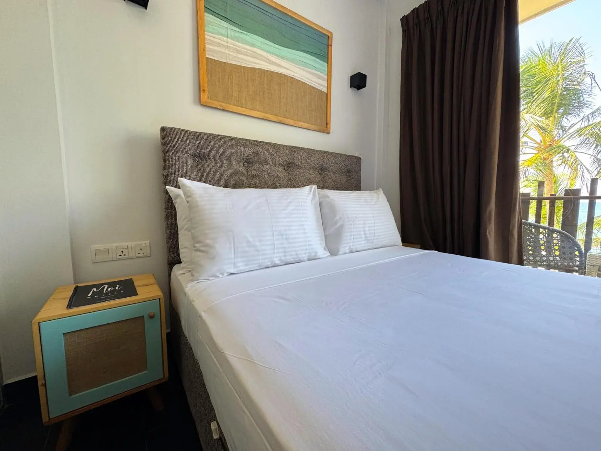 Bed in Moi Induruwa by DBI Bed in Moi Induruwa by DBI