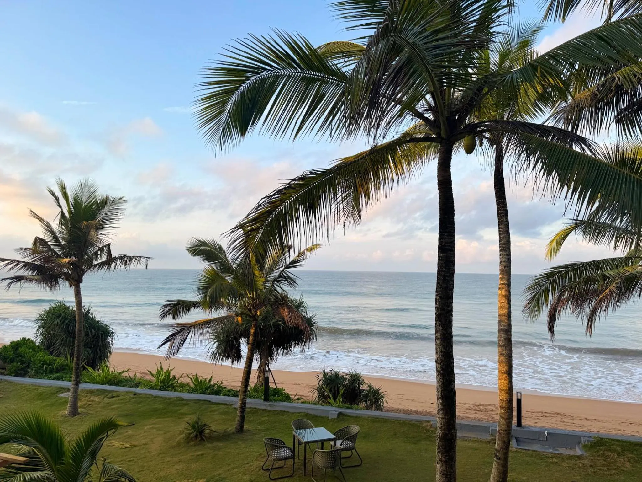 Natural landscape in Moi Induruwa by DBI