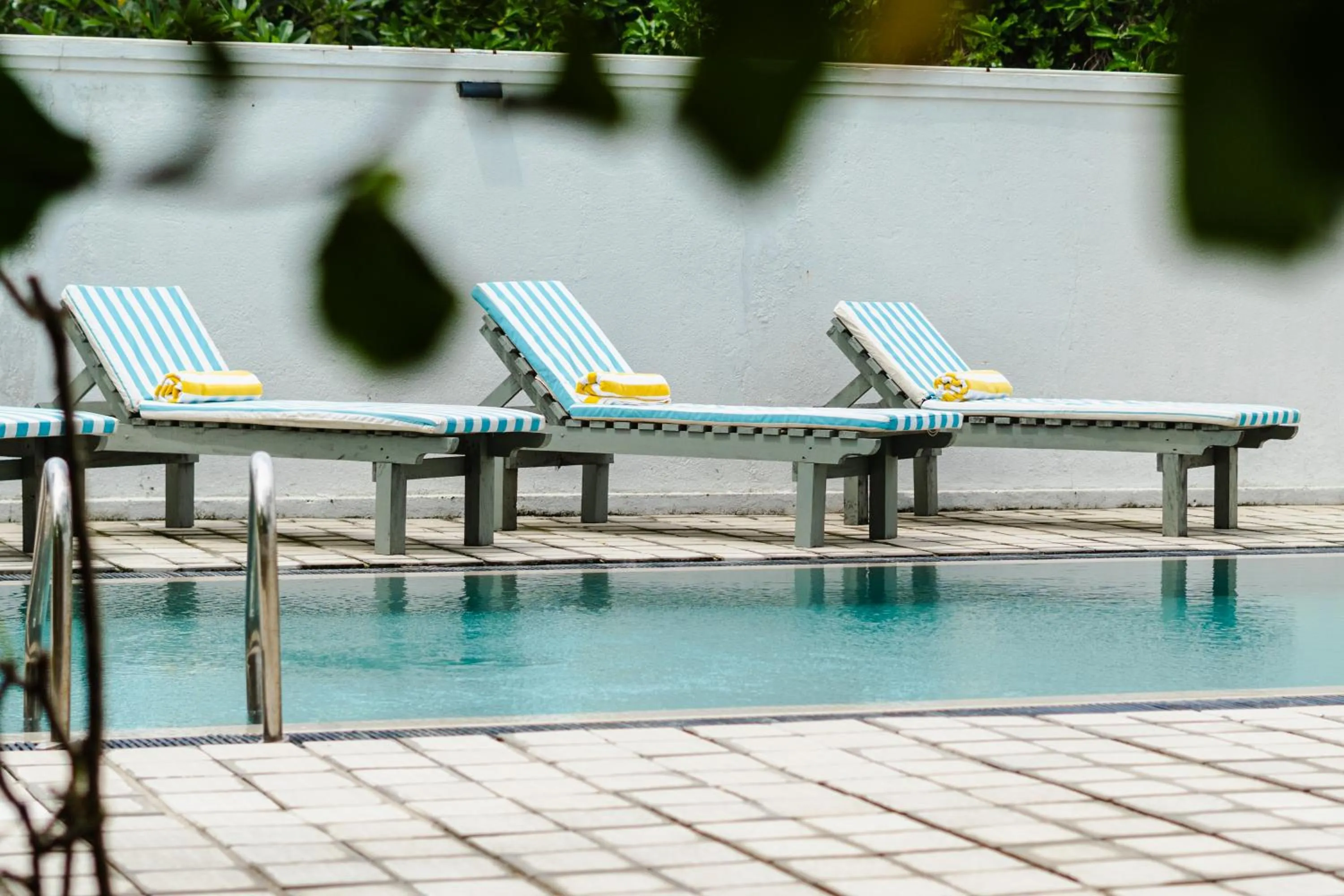 Day in Moi Induruwa by DBI