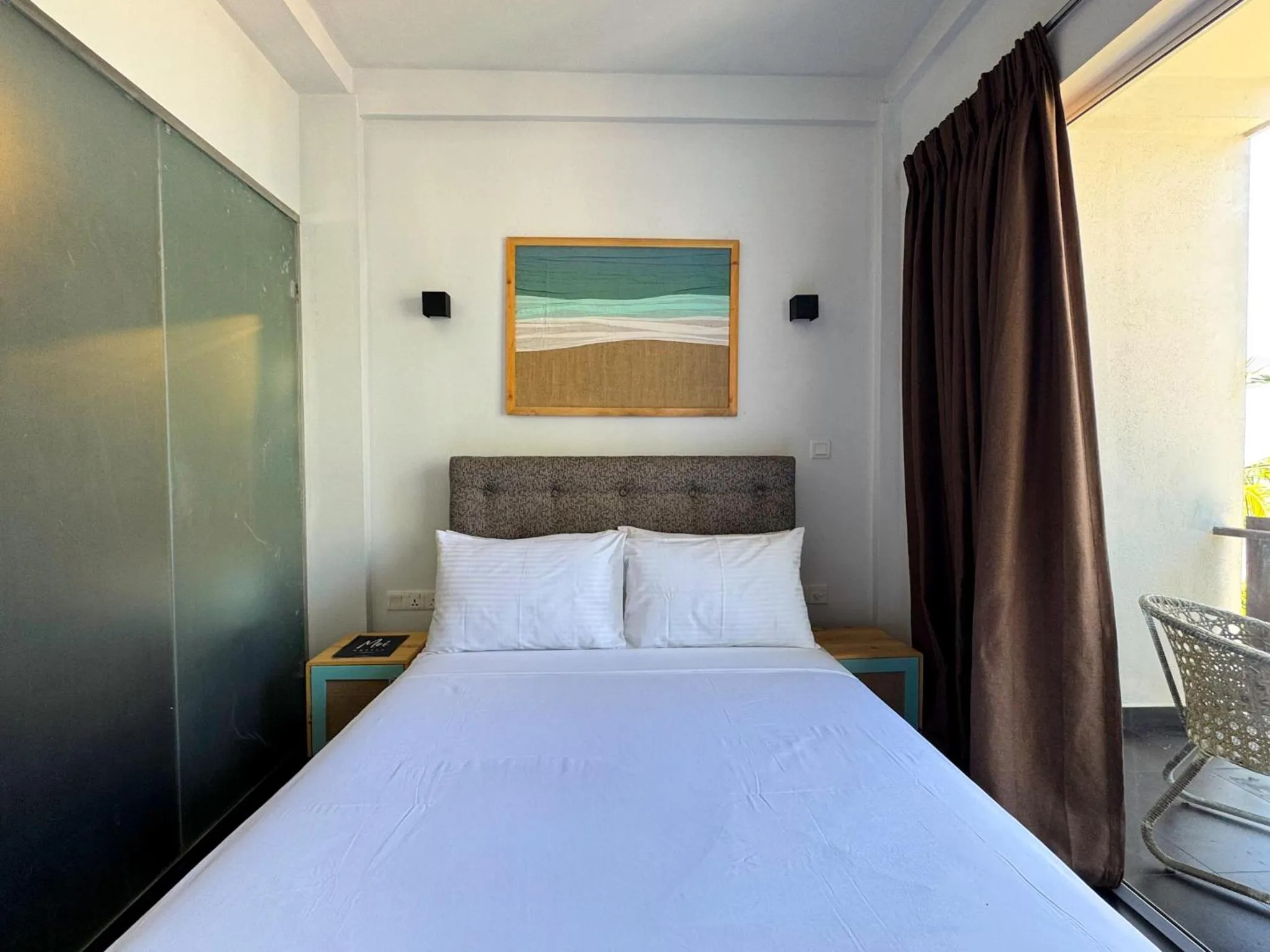 Bed in Moi Induruwa by DBI