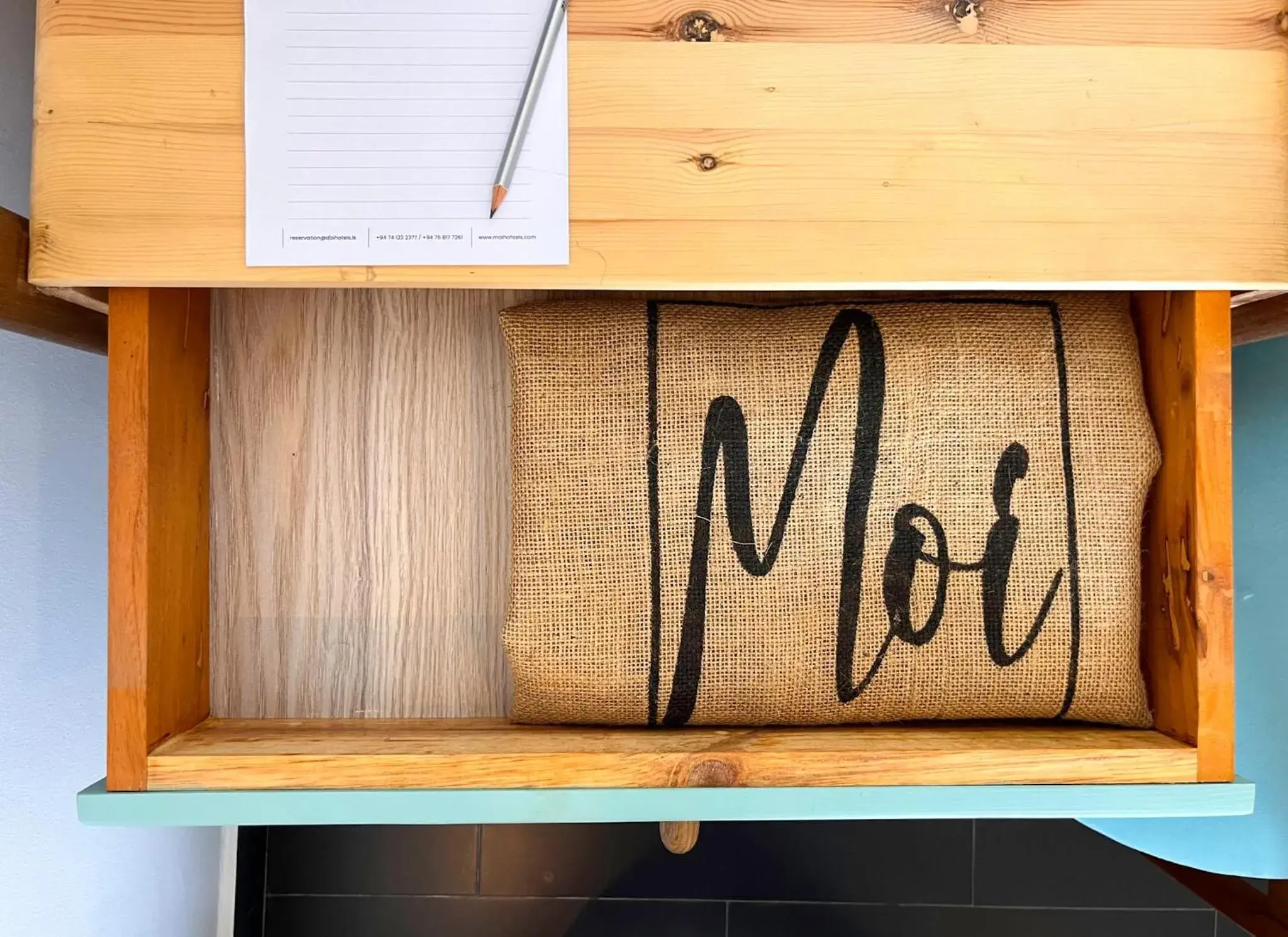 Text overlay in Moi Induruwa by DBI Text overlay in Moi Induruwa by DBI