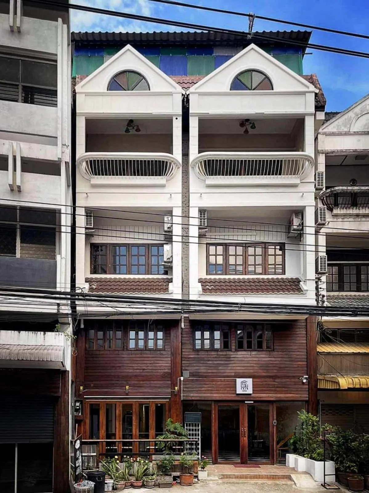 Property building in Eain