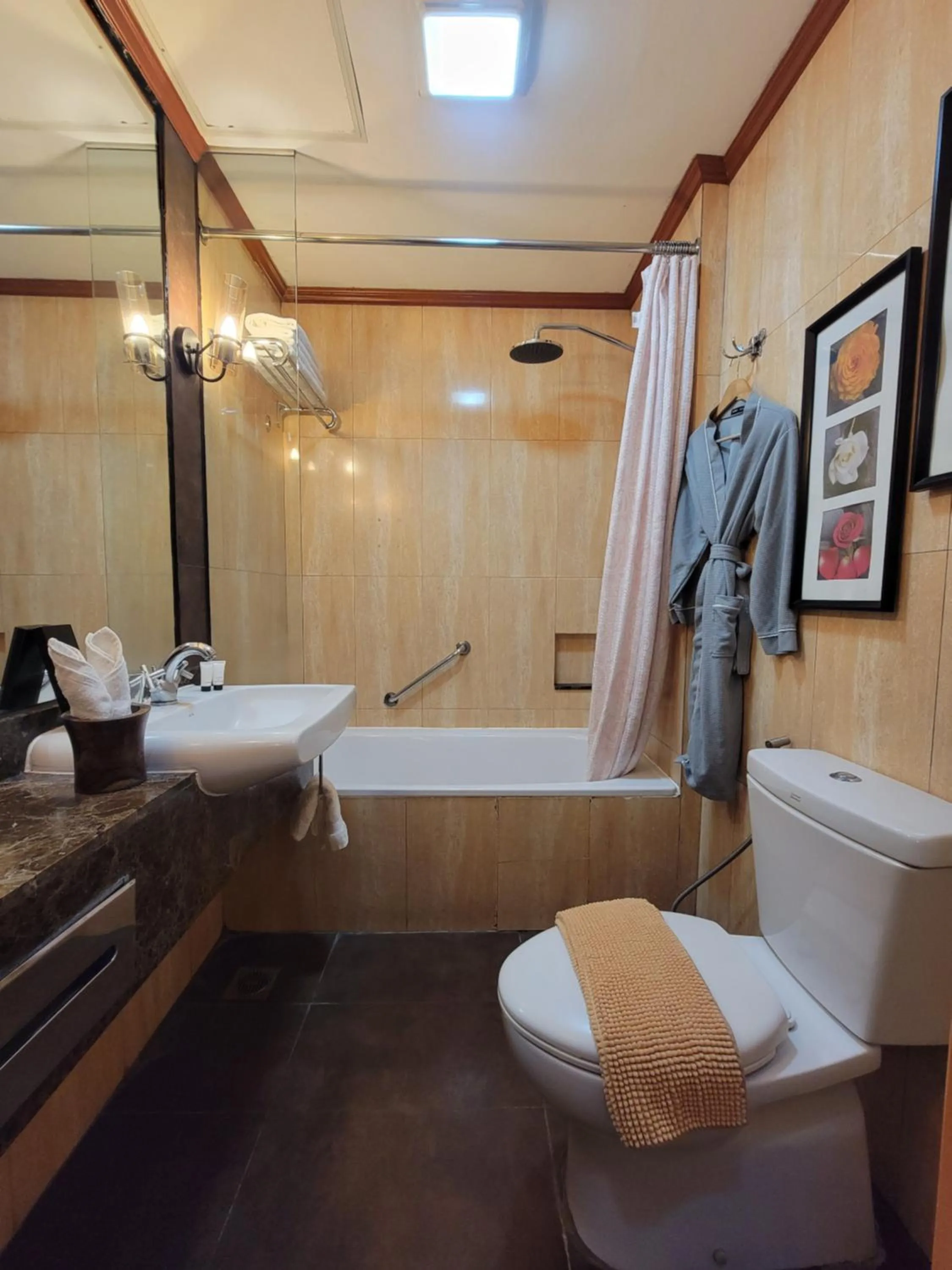 Bathroom in Lee Boutique Hotel Tagaytay