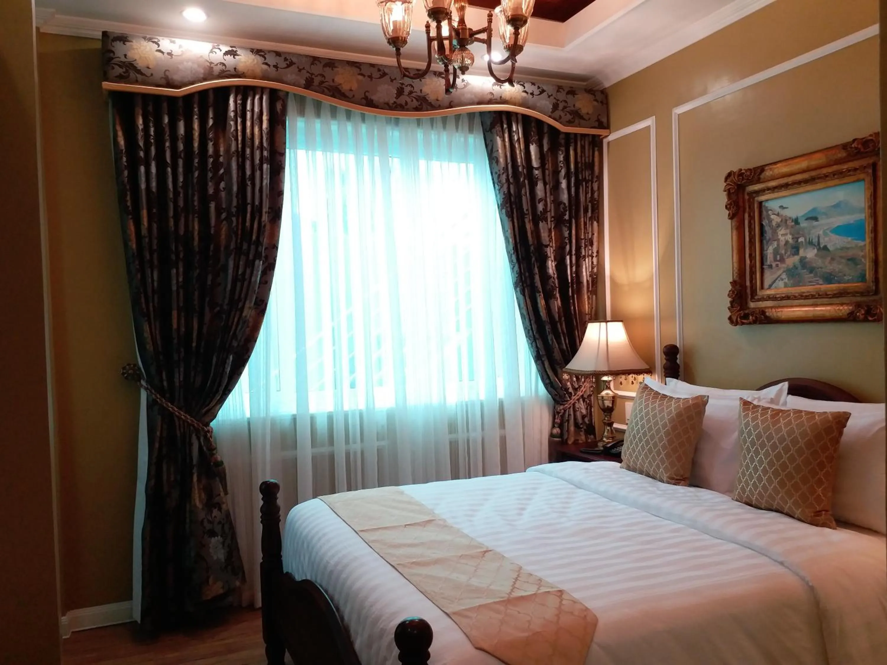 Bed in Lee Boutique Hotel Tagaytay