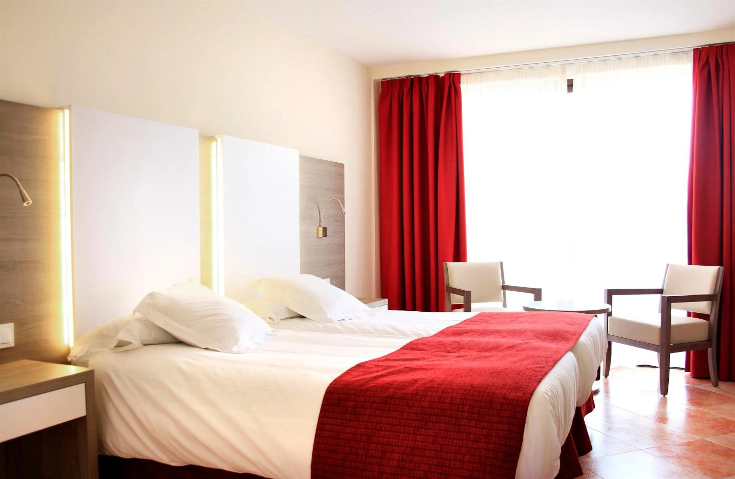 Photo of the whole room, Bed in Hotel Bella Playa & Spa