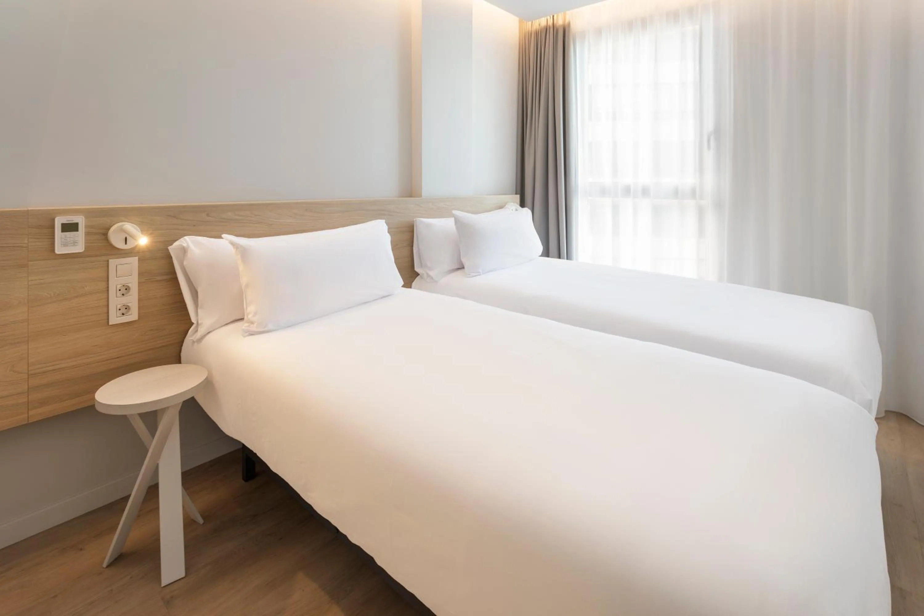 Bedroom, Bed in B&B HOTEL Alicante Centro