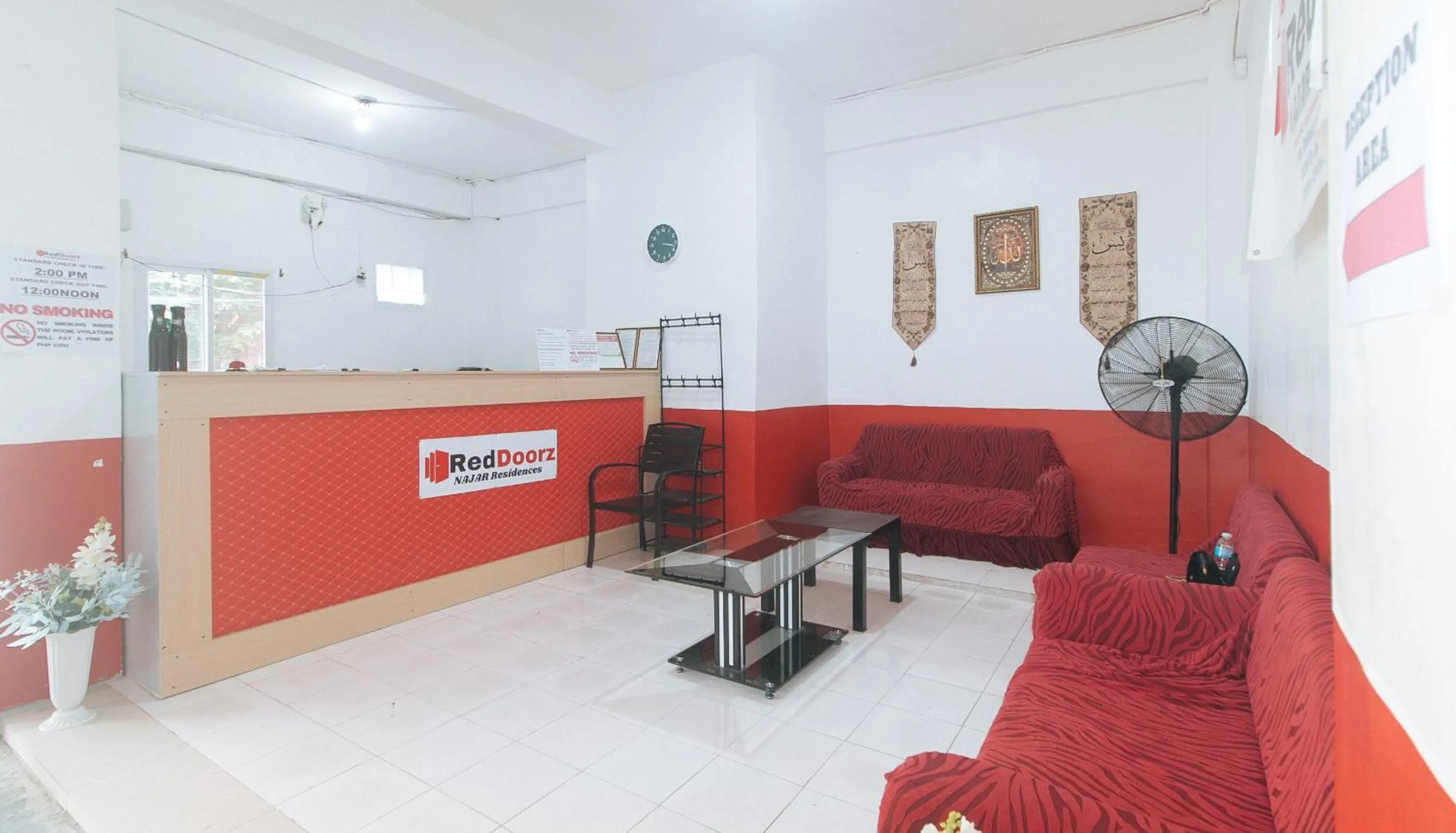 Lobby or reception in RedDoorz at Najar Residences near NAIA Terminal