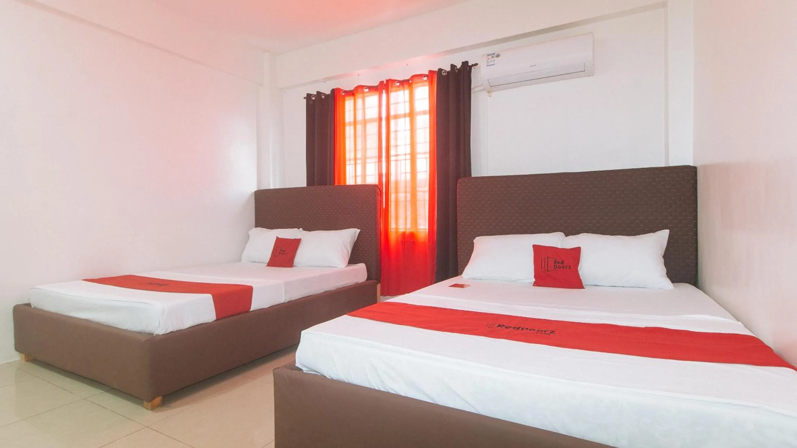 Bed in RedDoorz at Najar Residences near NAIA Terminal