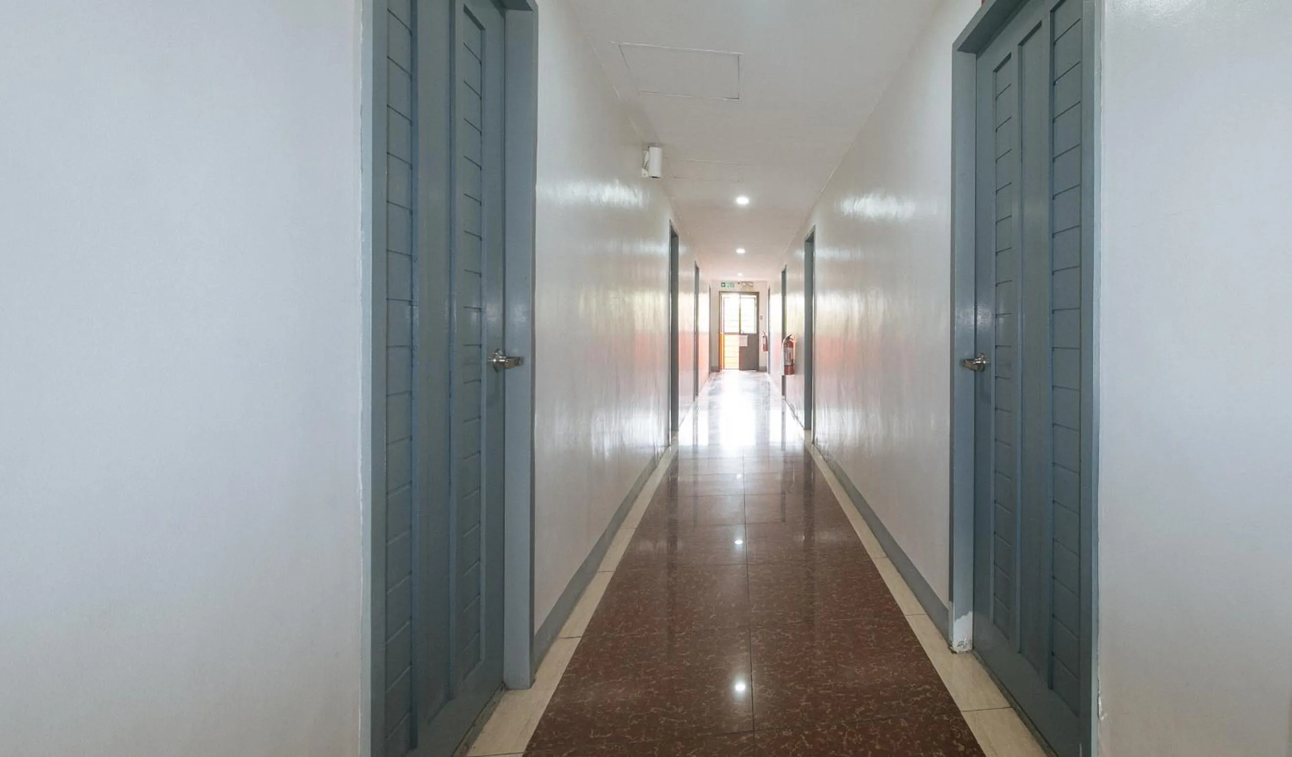 Area and facilities in RedDoorz at Najar Residences near NAIA Terminal