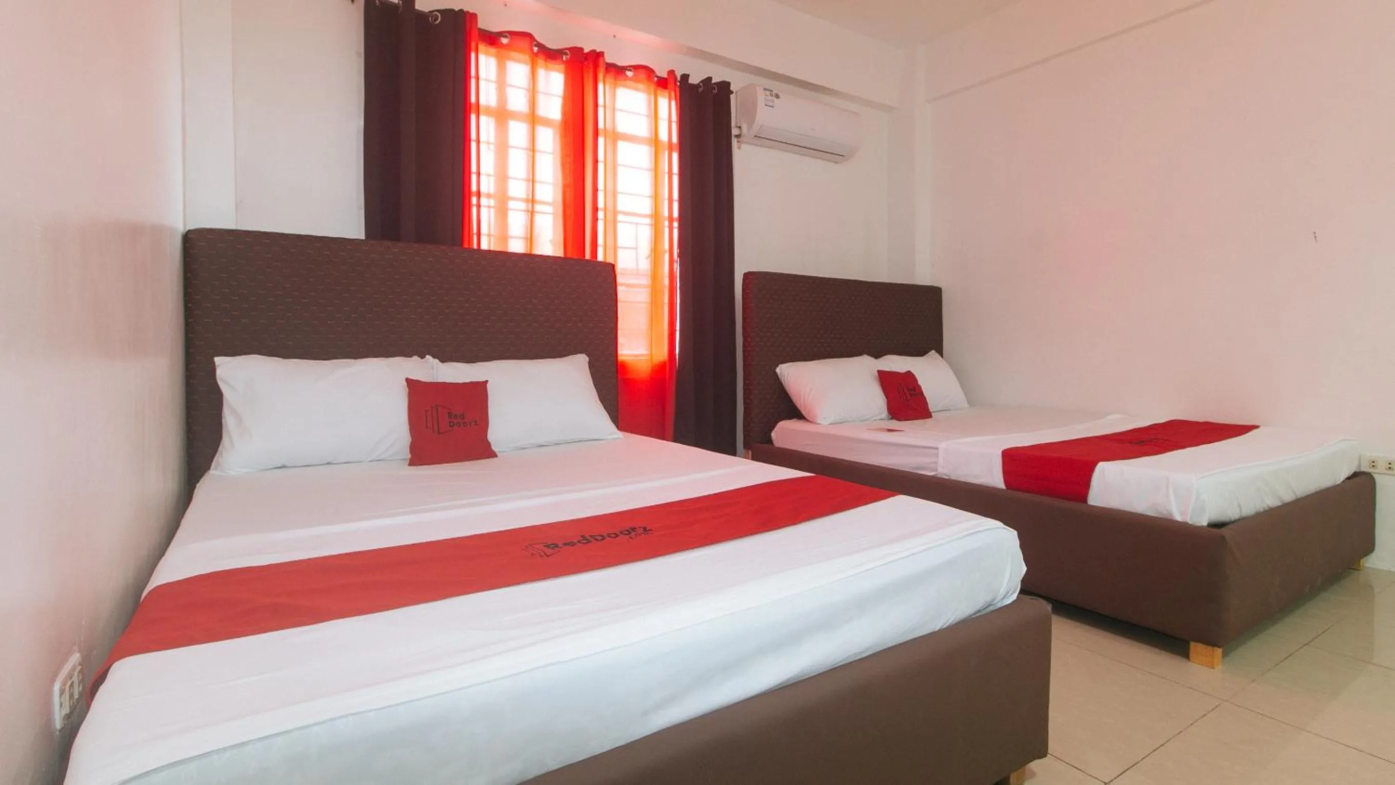 Bed in RedDoorz at Najar Residences near NAIA Terminal