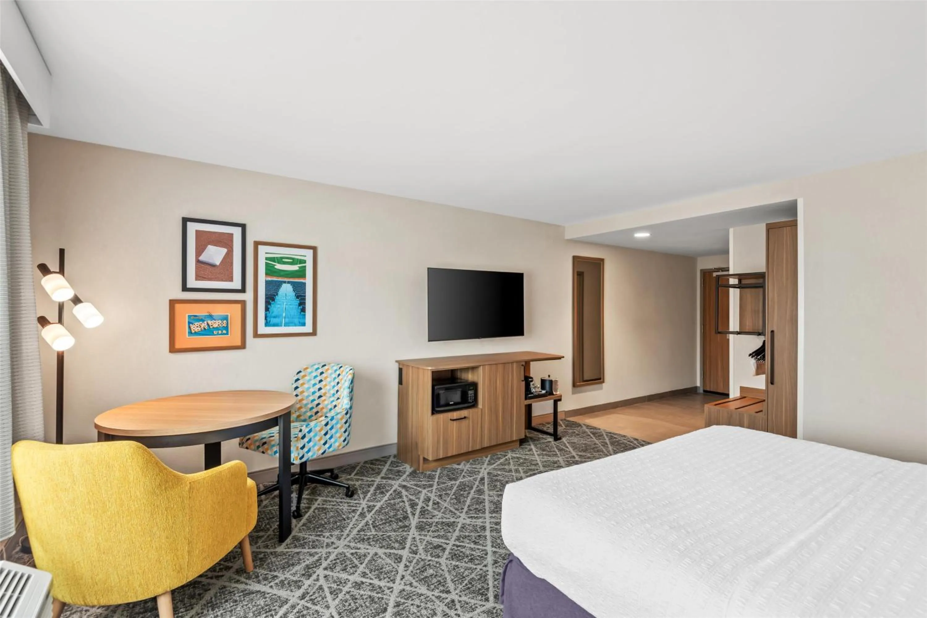 Bed in Hampton Inn Cooperstown