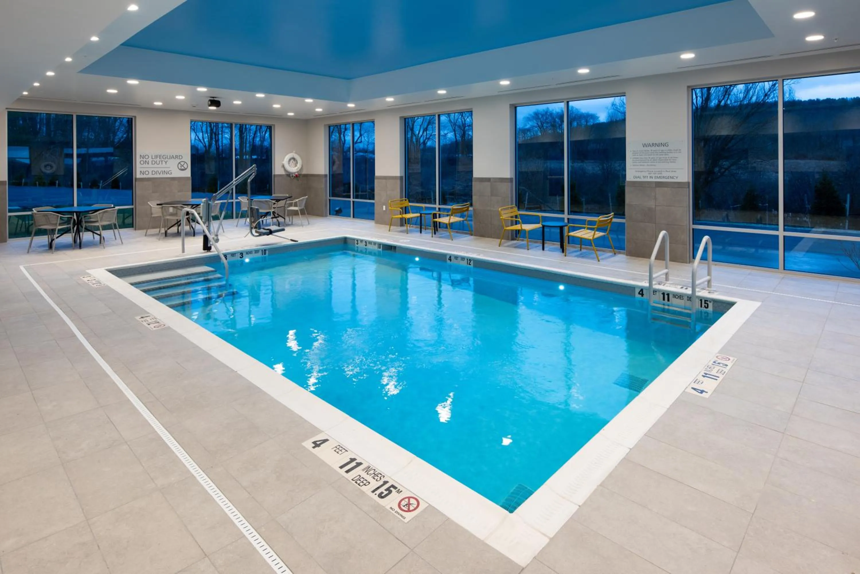 Swimming pool in Hampton Inn Cooperstown