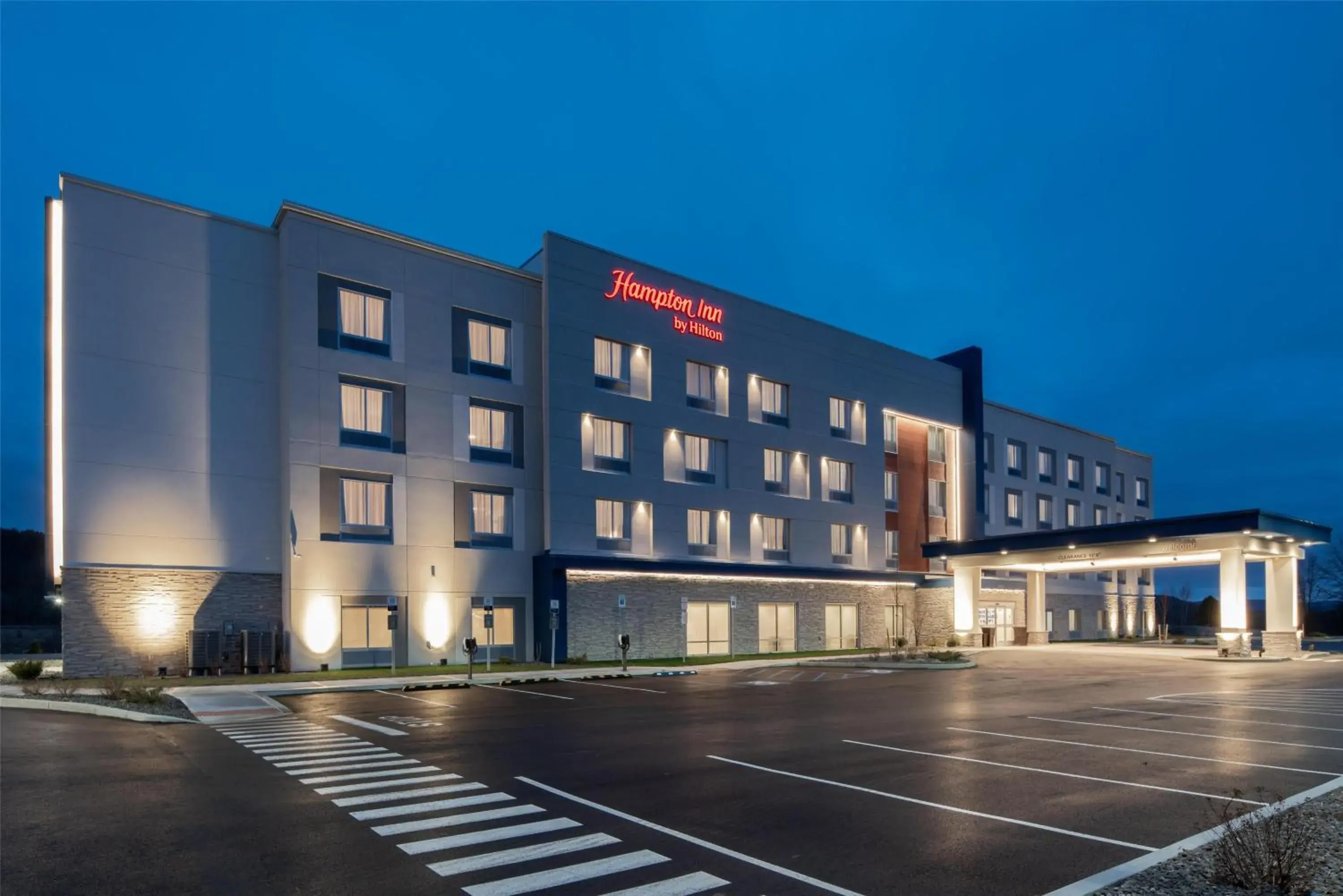 Property building in Hampton Inn Cooperstown Property building in Hampton Inn Cooperstown