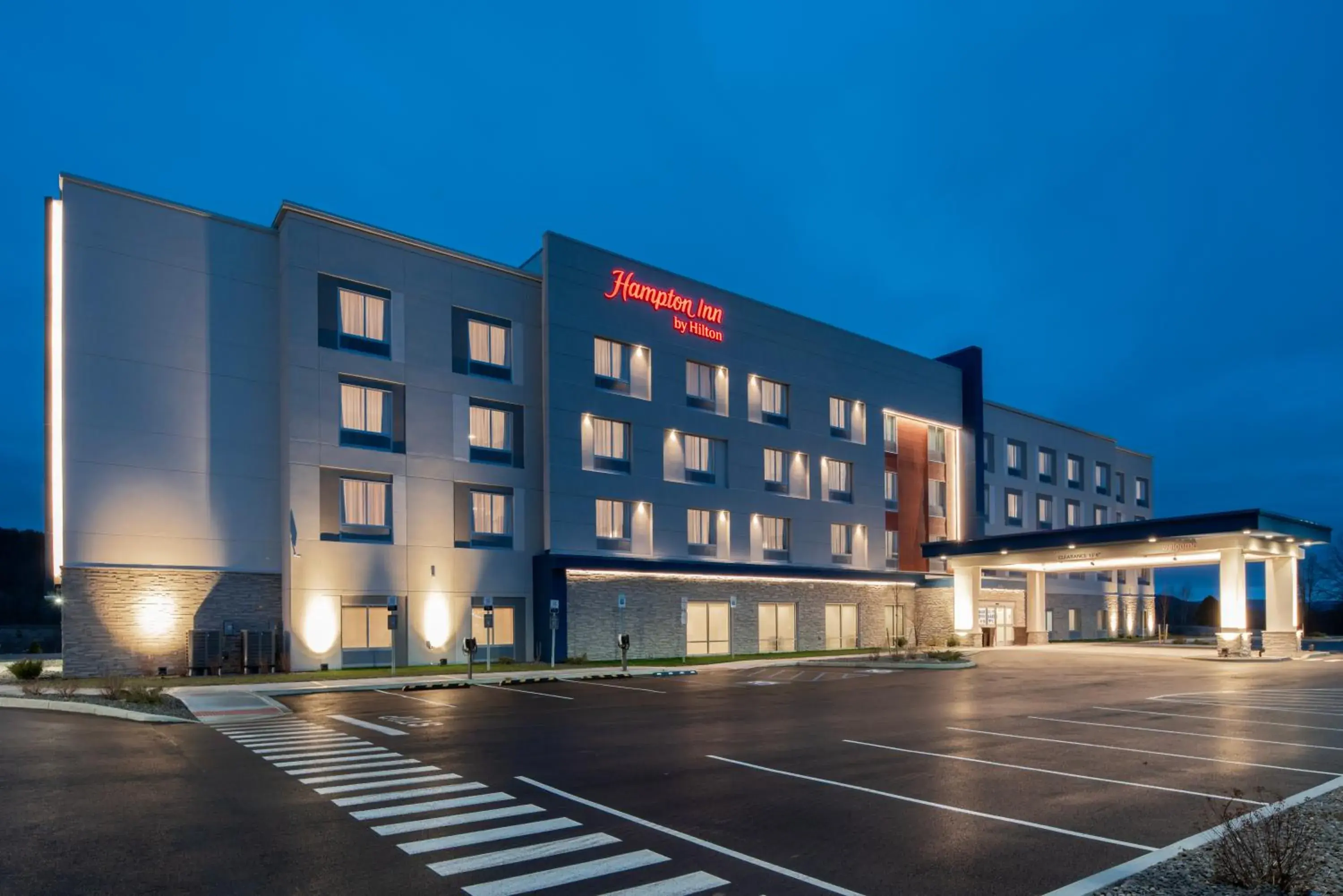 Property building in Hampton Inn Cooperstown Property building in Hampton Inn Cooperstown