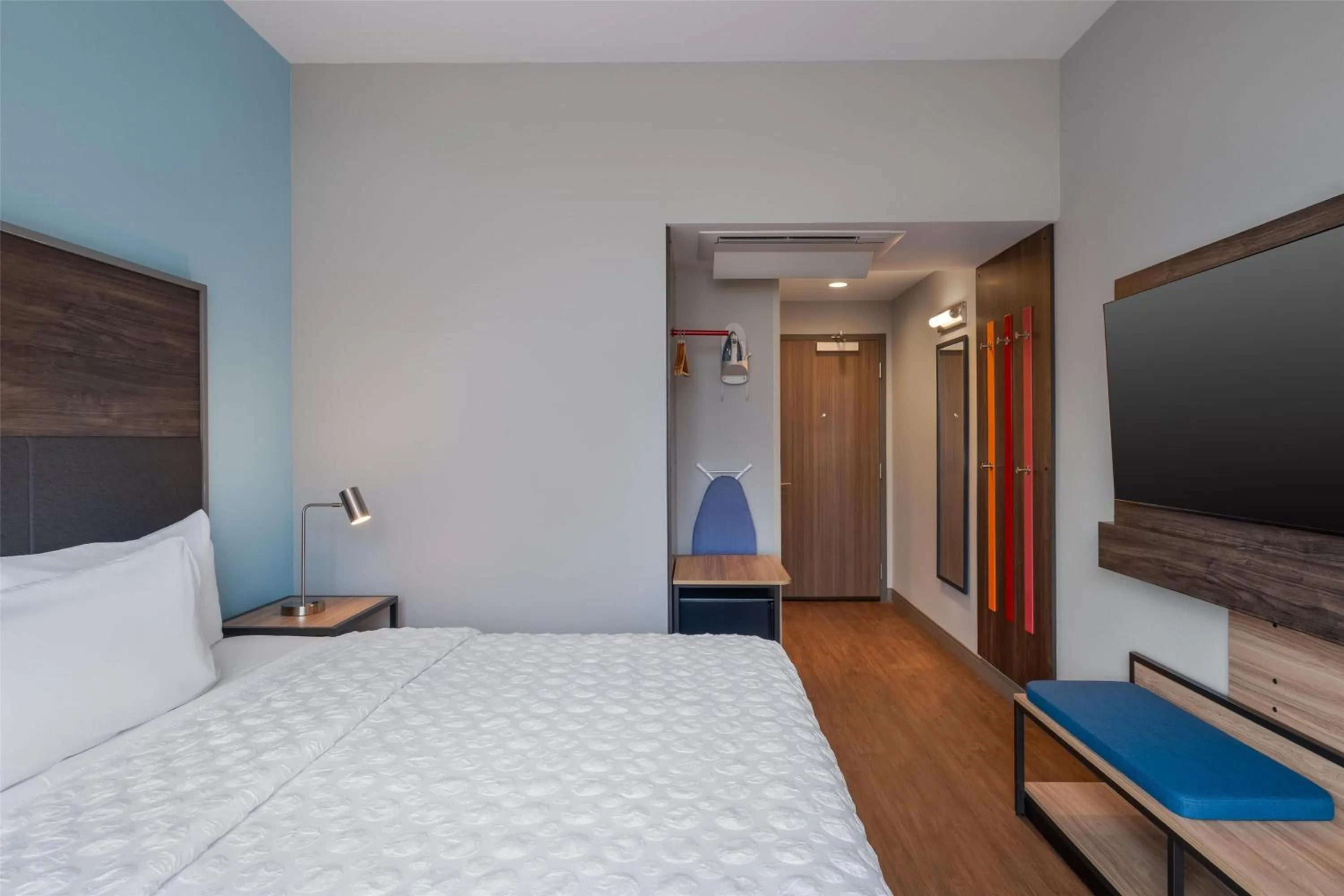 Bed in Tru By Hilton Houston Downtown Convention Center