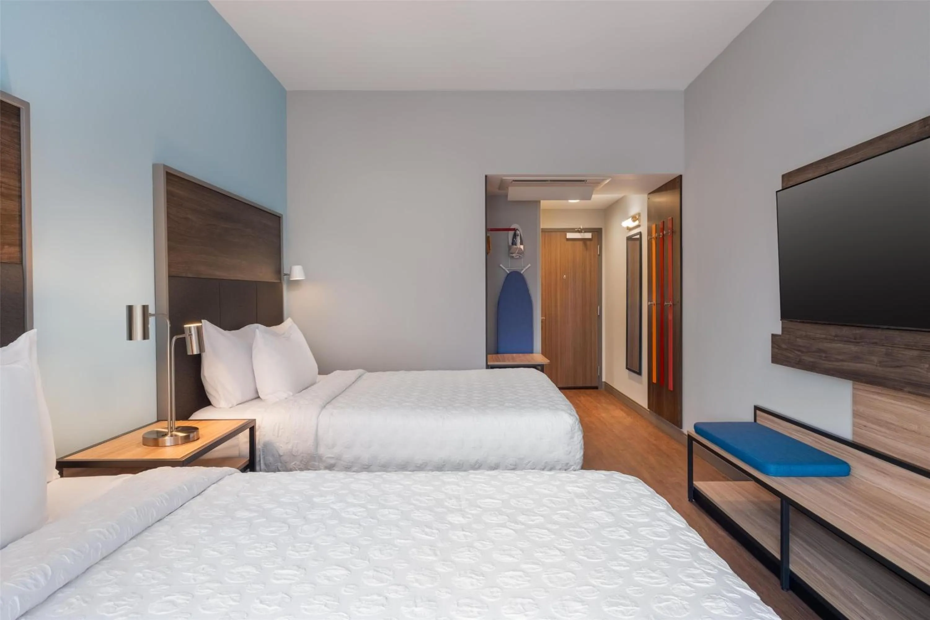 Bed in Tru By Hilton Houston Downtown Convention Center