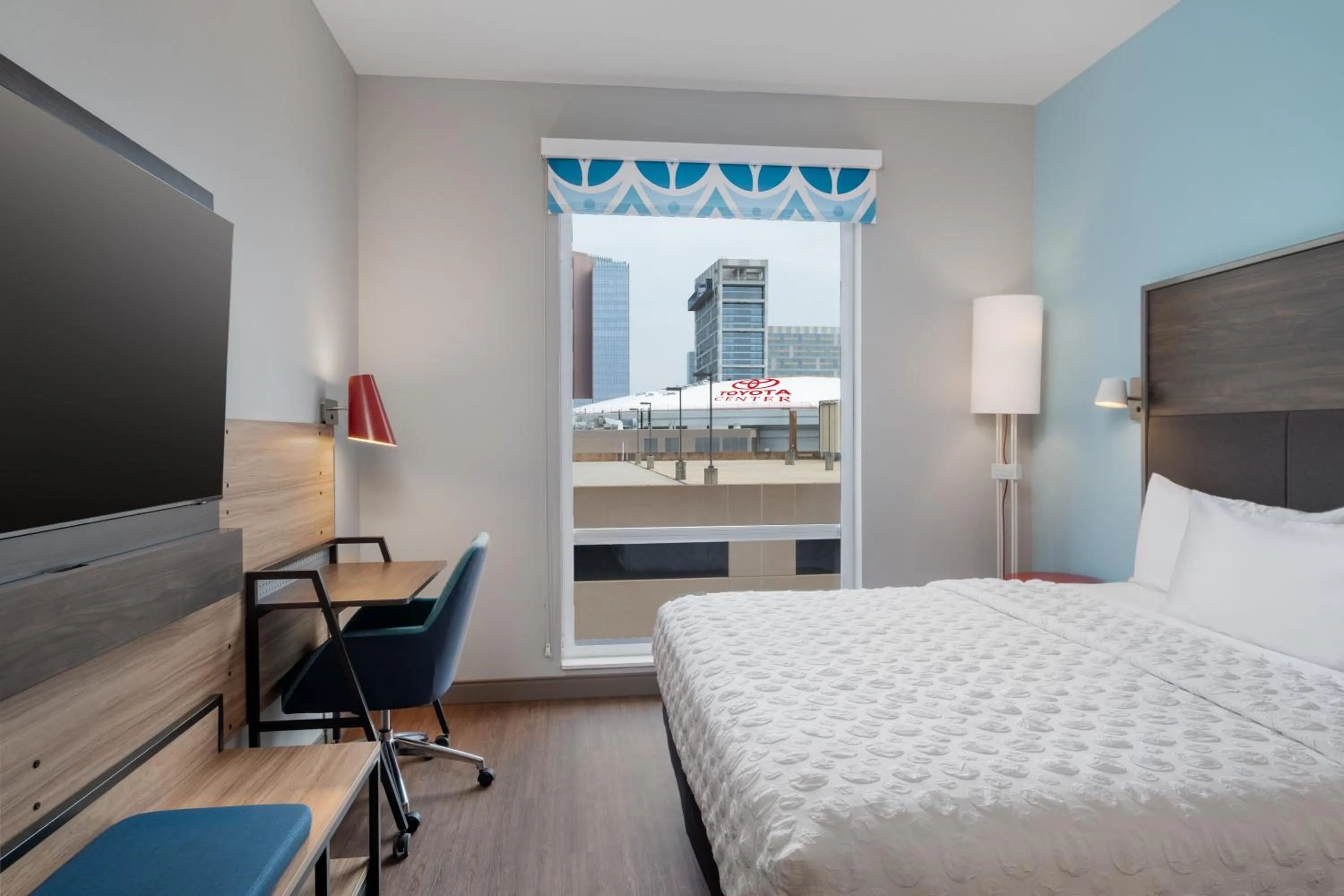 Bedroom, Bed in Tru By Hilton Houston Downtown Convention Center