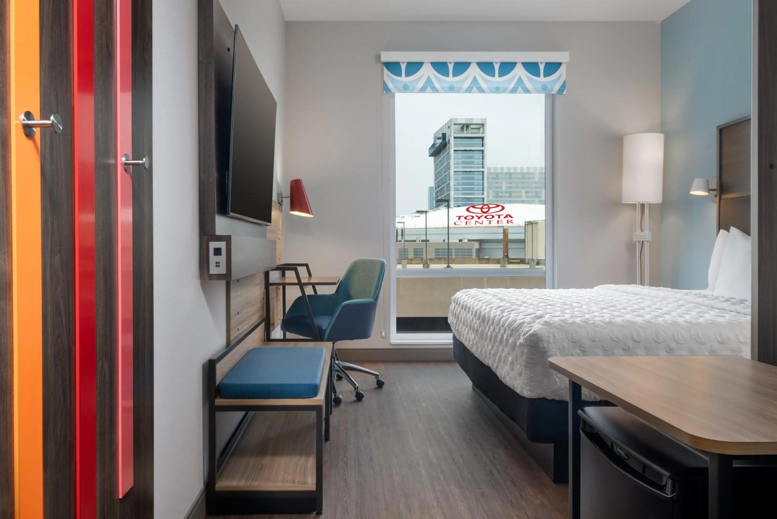 Bathroom, Bed in Tru By Hilton Houston Downtown Convention Center