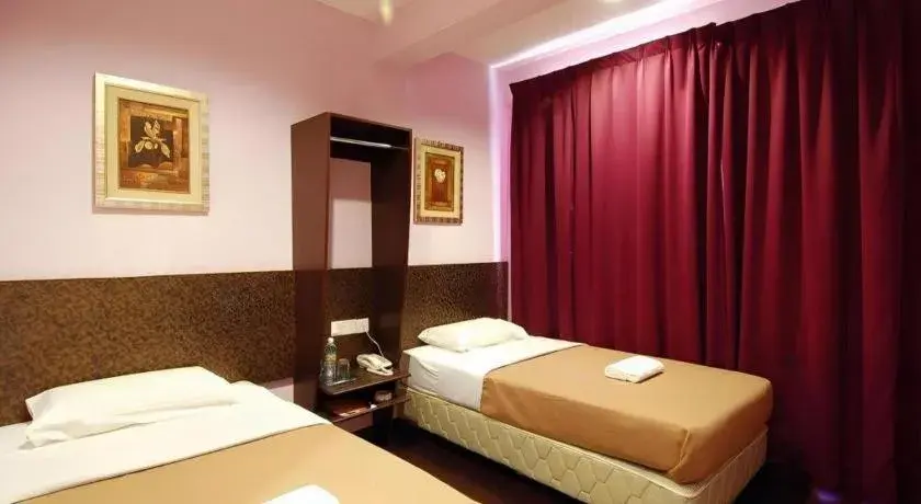 Bed in Aristo Hotel @ Putatan Bed in Aristo Hotel @ Putatan