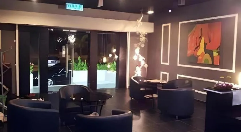 Cappuccino Hotel @ Mount Austin