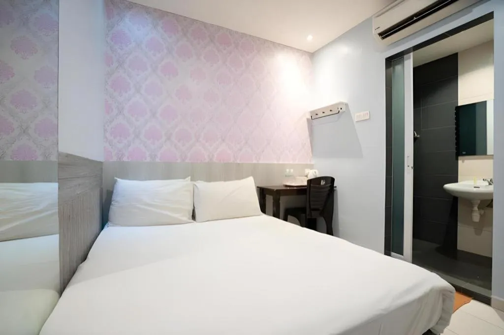 Bed in Cappuccino Hotel @ Mount Austin