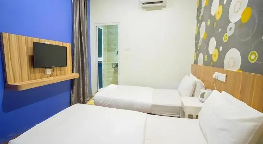 Bed in Cappuccino Hotel @ Mount Austin Bed in Cappuccino Hotel @ Mount Austin