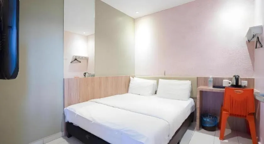 Bed in Cappuccino Hotel @ Mount Austin