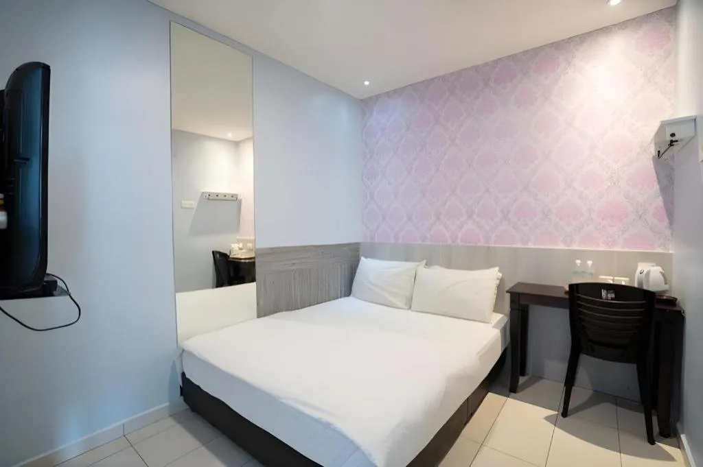 Bed in Cappuccino Hotel @ Mount Austin