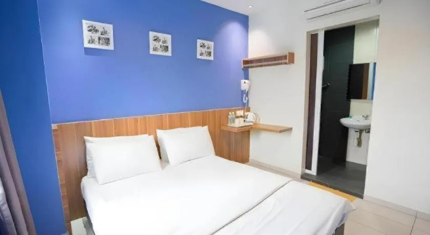 Bed in Cappuccino Hotel @ Mount Austin