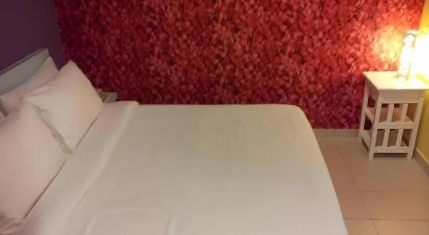 Bed in Cappuccino Hotel @ Mount Austin