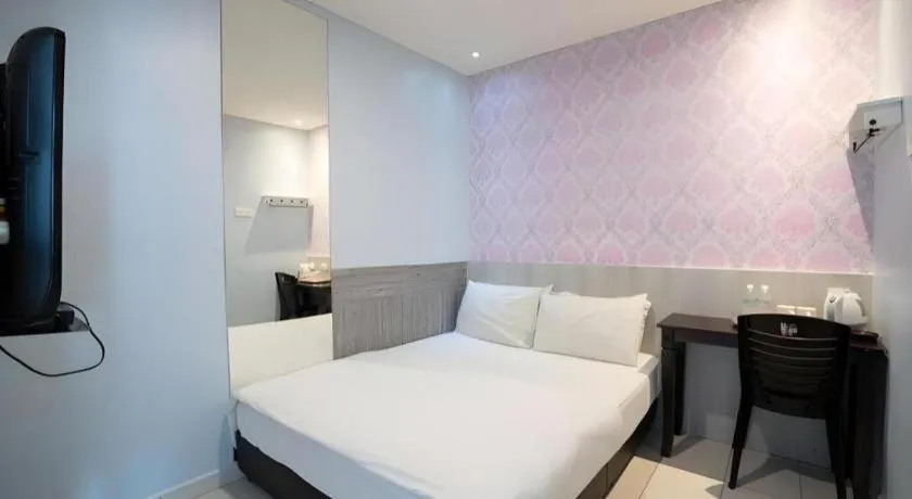 Bed in Cappuccino Hotel @ Mount Austin