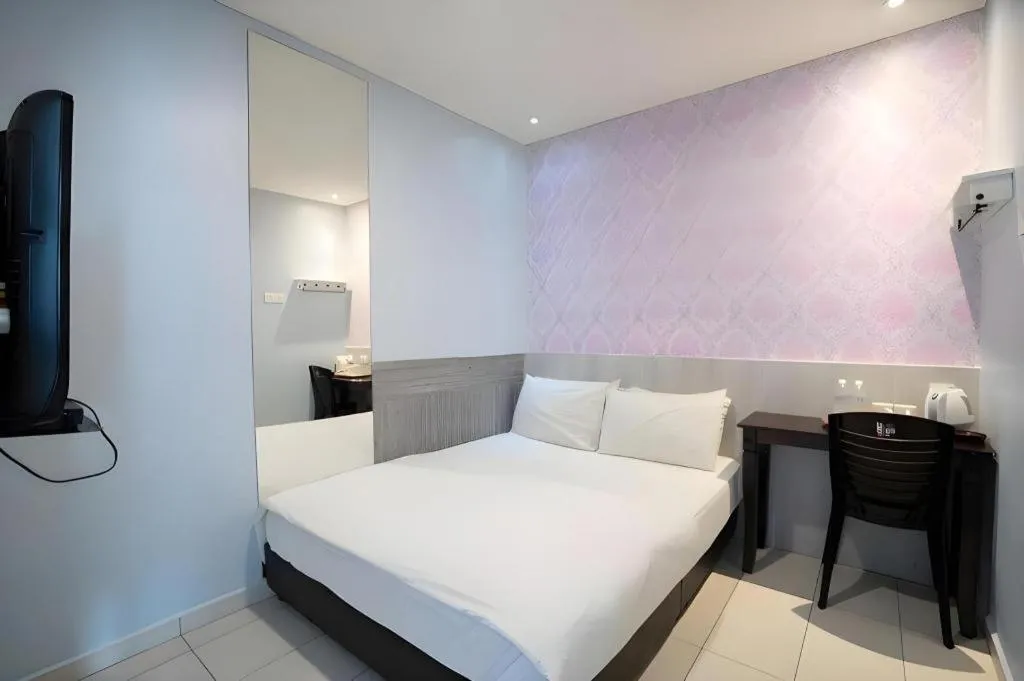 Bed in Cappuccino Hotel @ Mount Austin