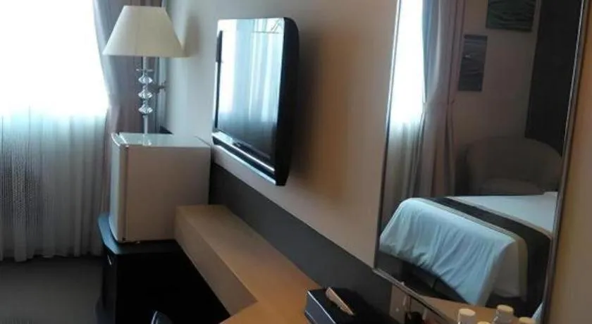 Grand Medallion Hotel