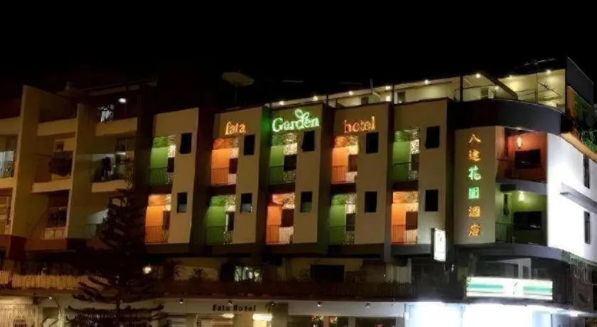 Place2Stay @ RH Plaza Hotel