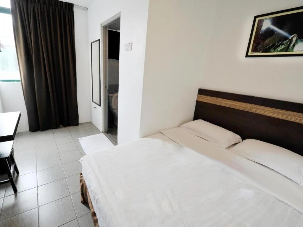 Bed in Place2Stay @ RH Plaza Hotel