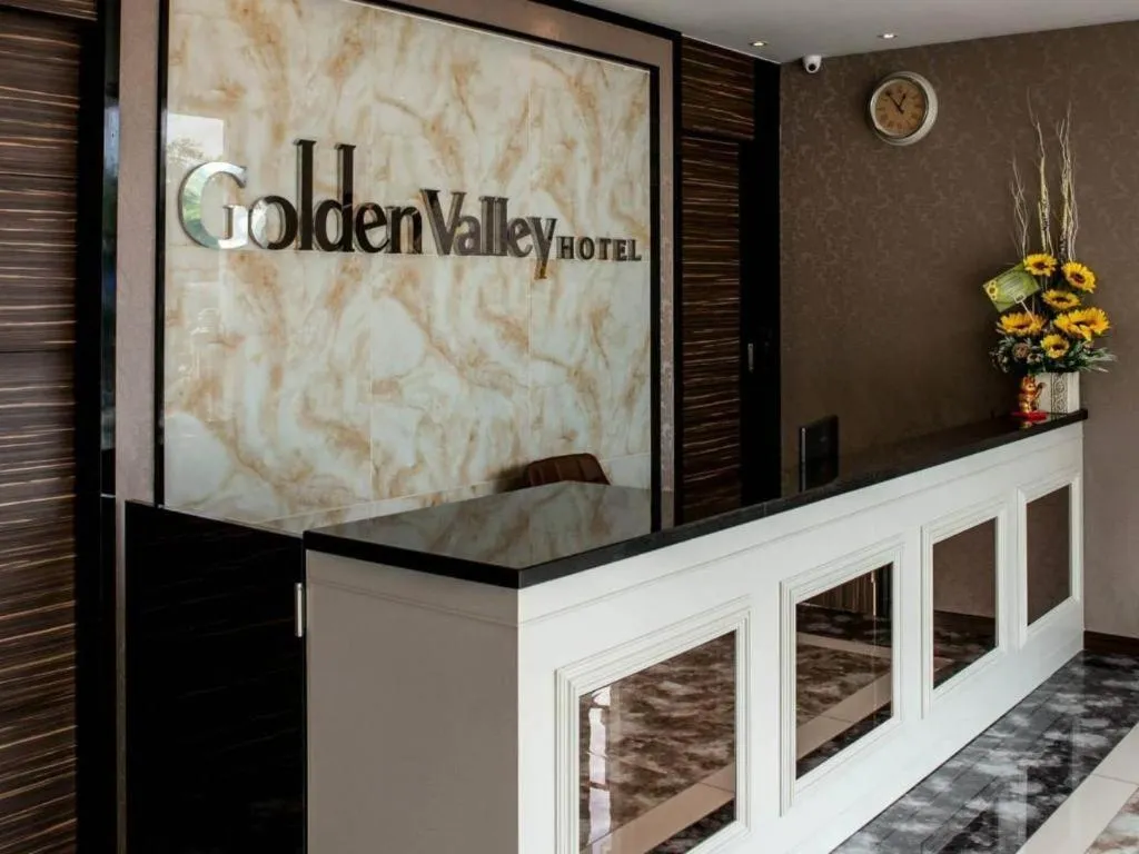 Golden Valley Hotel