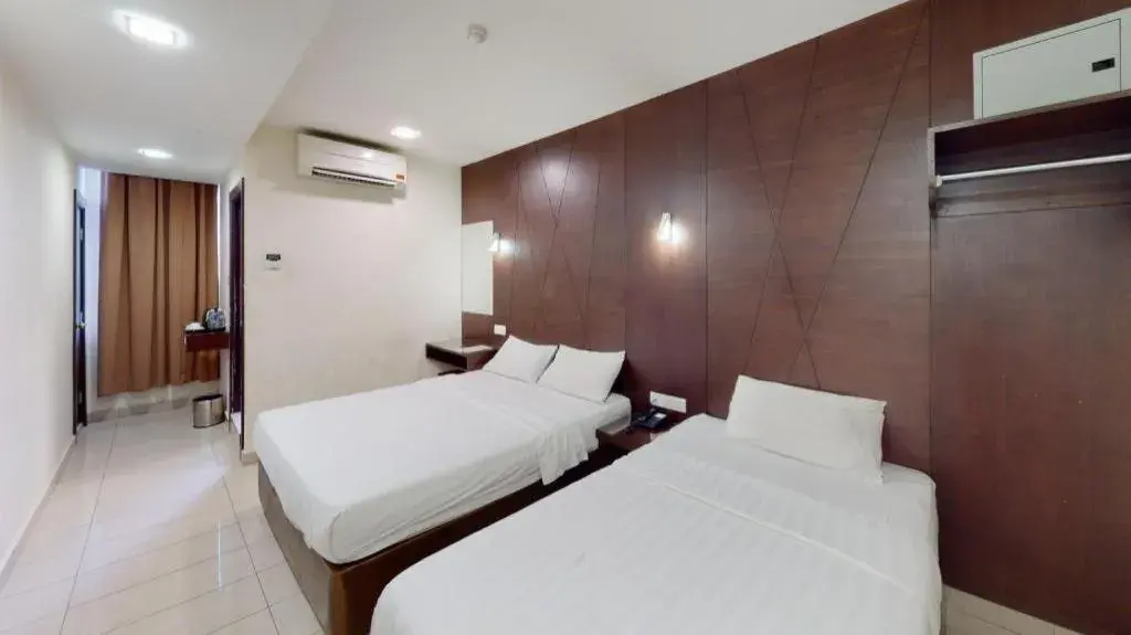 Bed in Cathay Hotel Bed in Cathay Hotel