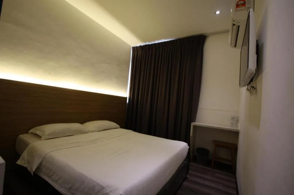 Bed in Place2Stay @ Chinatown