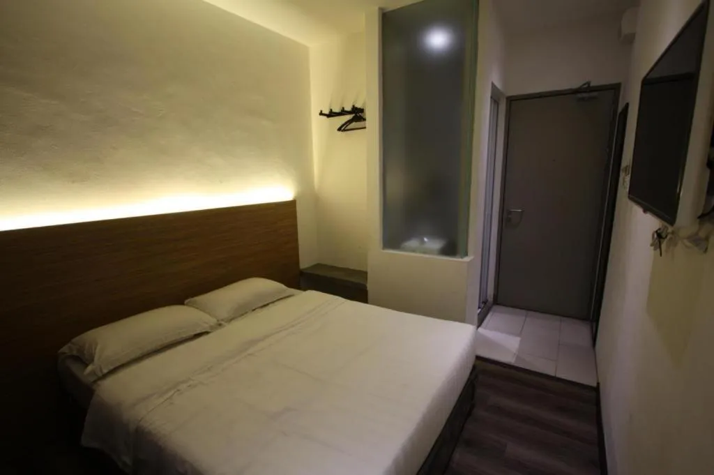 Bed in Place2Stay @ Chinatown