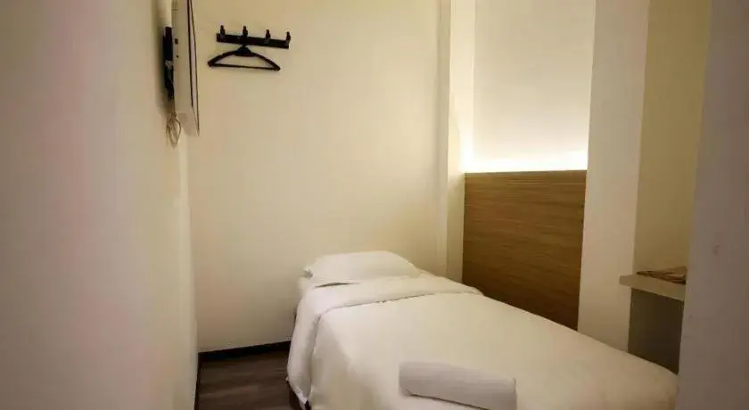 Bed in Place2Stay @ Chinatown Bed in Place2Stay @ Chinatown