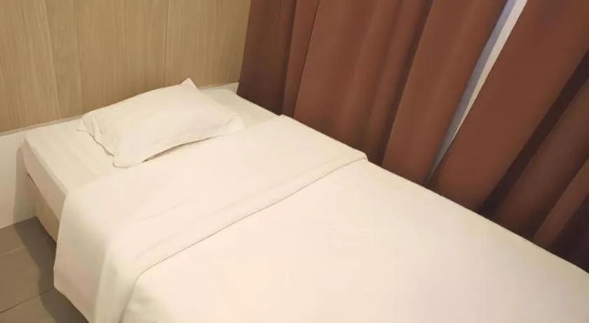 Bed in Place2Stay @ Chinatown