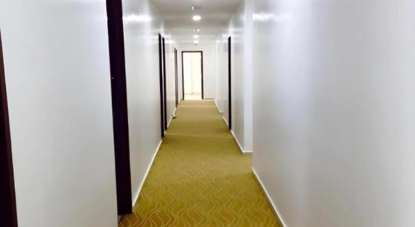 Peach Hill Hotel & Cafe