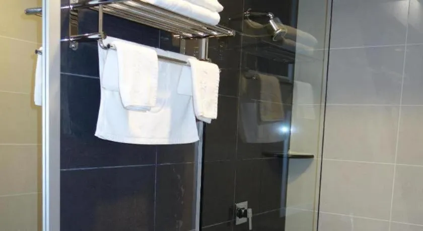 One Avenue Hotel (IJM)