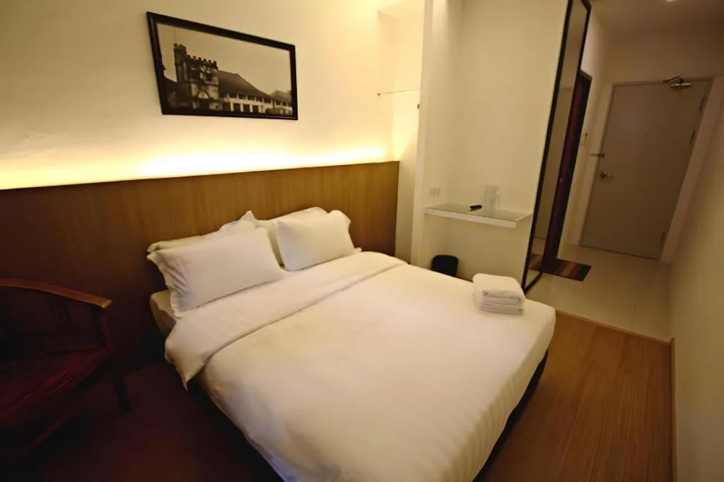 Bed in Place2Stay Business Hotel @ Waterfront