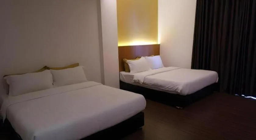 Bed in Place2Stay Business Hotel @ Waterfront