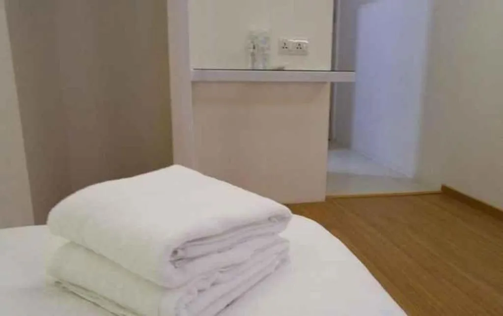 Bed in Place2Stay Business Hotel @ Waterfront