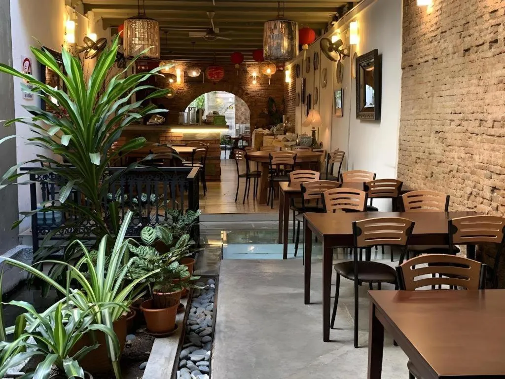 Courtyard at Heeren Boutique Hotel