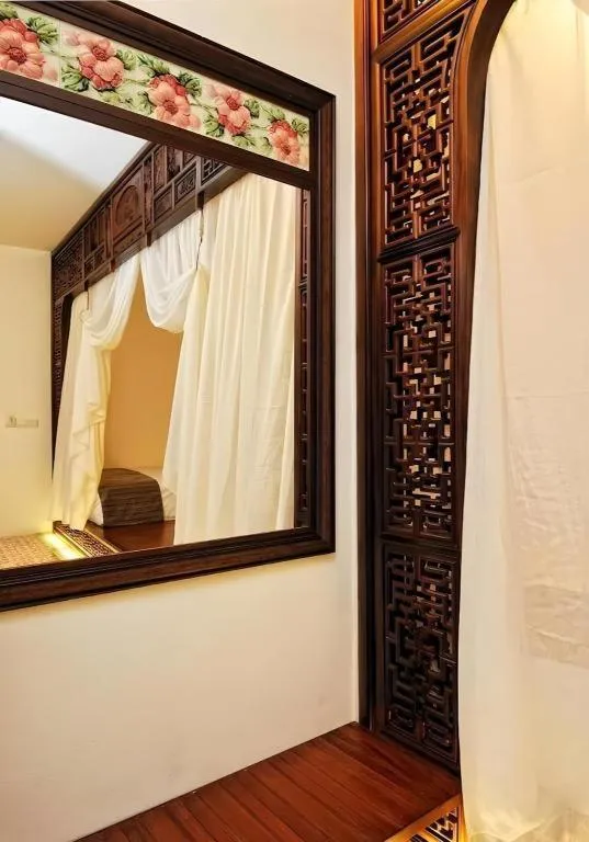 Courtyard at Heeren Boutique Hotel